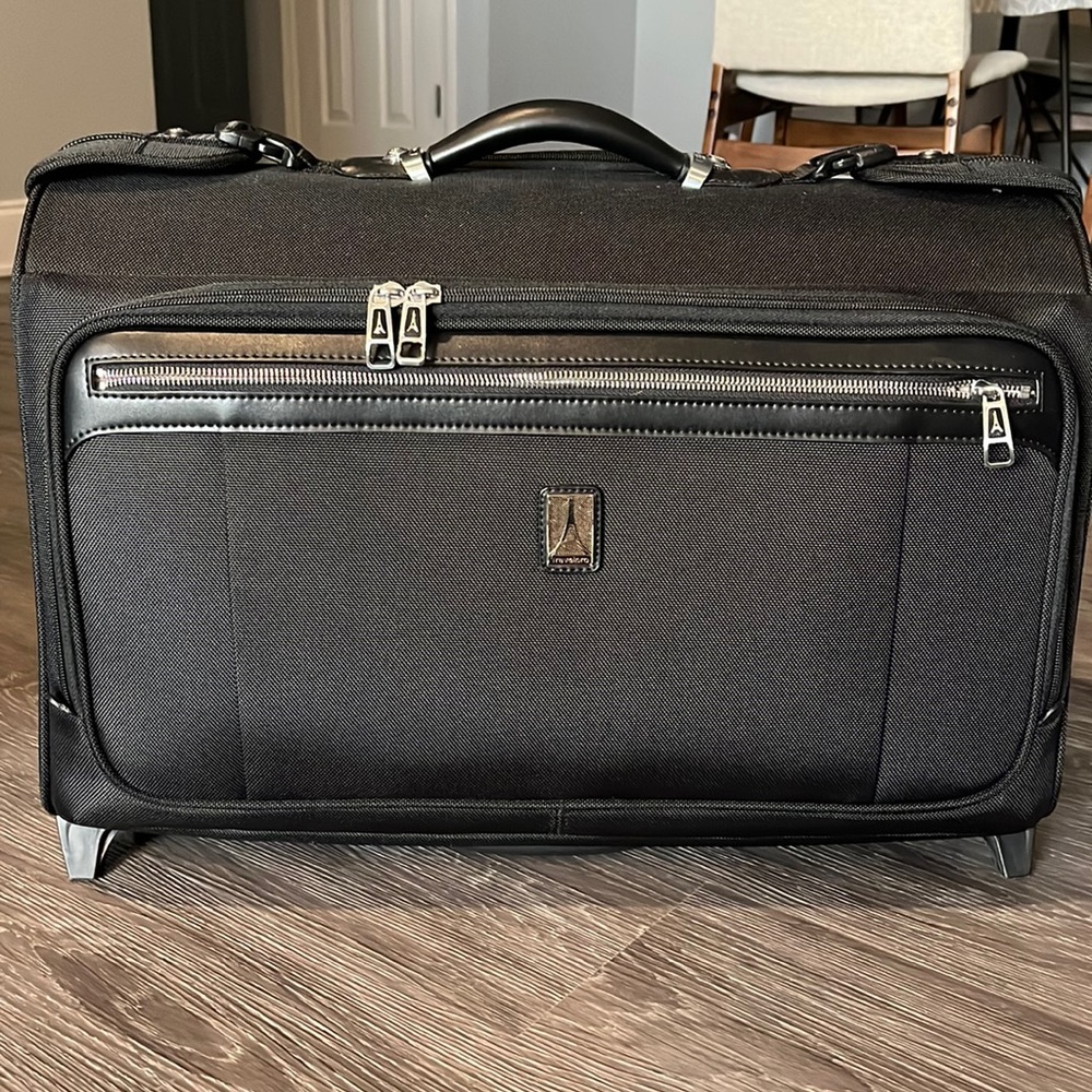 Travelpro Platinum Elite Rolling Garment Bag